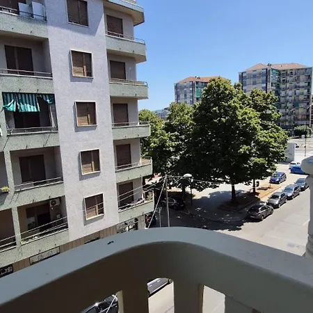 Cozy 2-room In A Quiet Neighborhood Апартаменты Турин