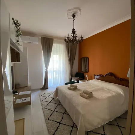 Cozy 2-room In A Quiet Neighborhood
