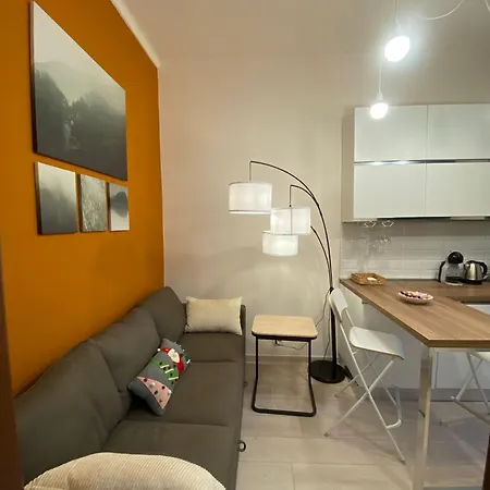 Cozy 2-room In A Quiet Neighborhood