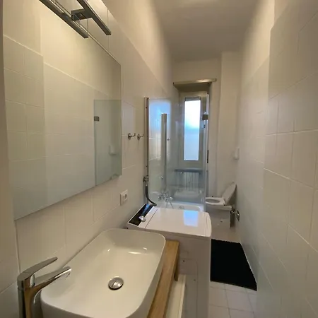 Cozy 2-room In A Quiet Neighborhood