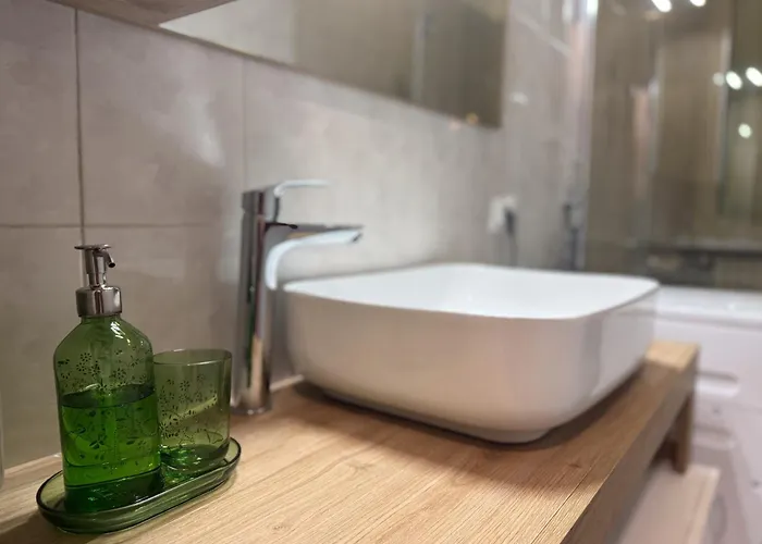 Διαμέρισμα Cozy 2-room In A Quiet Neighborhood *