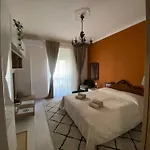 Cozy 2-room In A Quiet Neighborhood