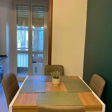 Cozy 2-room In A Quiet Neighborhood