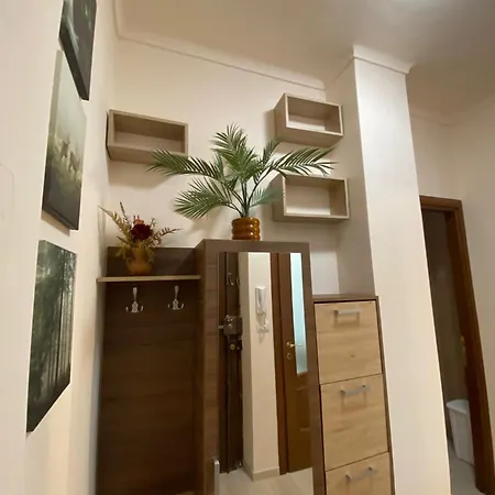 Cozy 2-room In A Quiet Neighborhood 아파트