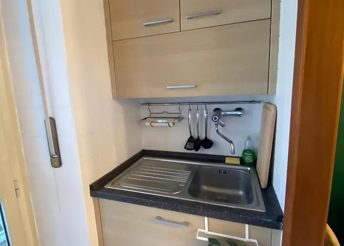 Cozy 2-room In A Quiet Neighborhood